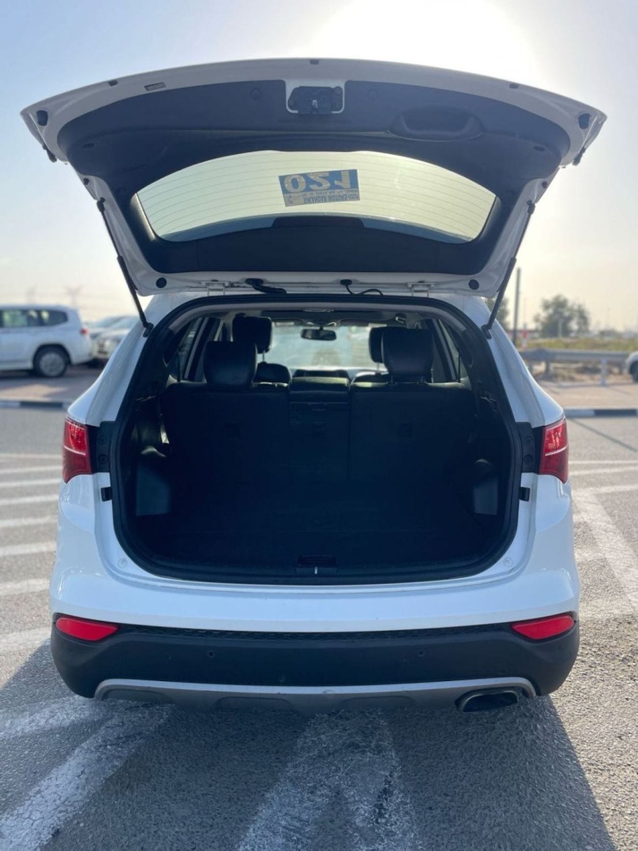 هيونداي سانتا في 2014 Hyundai Santa Fe Ultimate Full Option Panoramic View - Leather Electric Seats With Sensor 2.4L