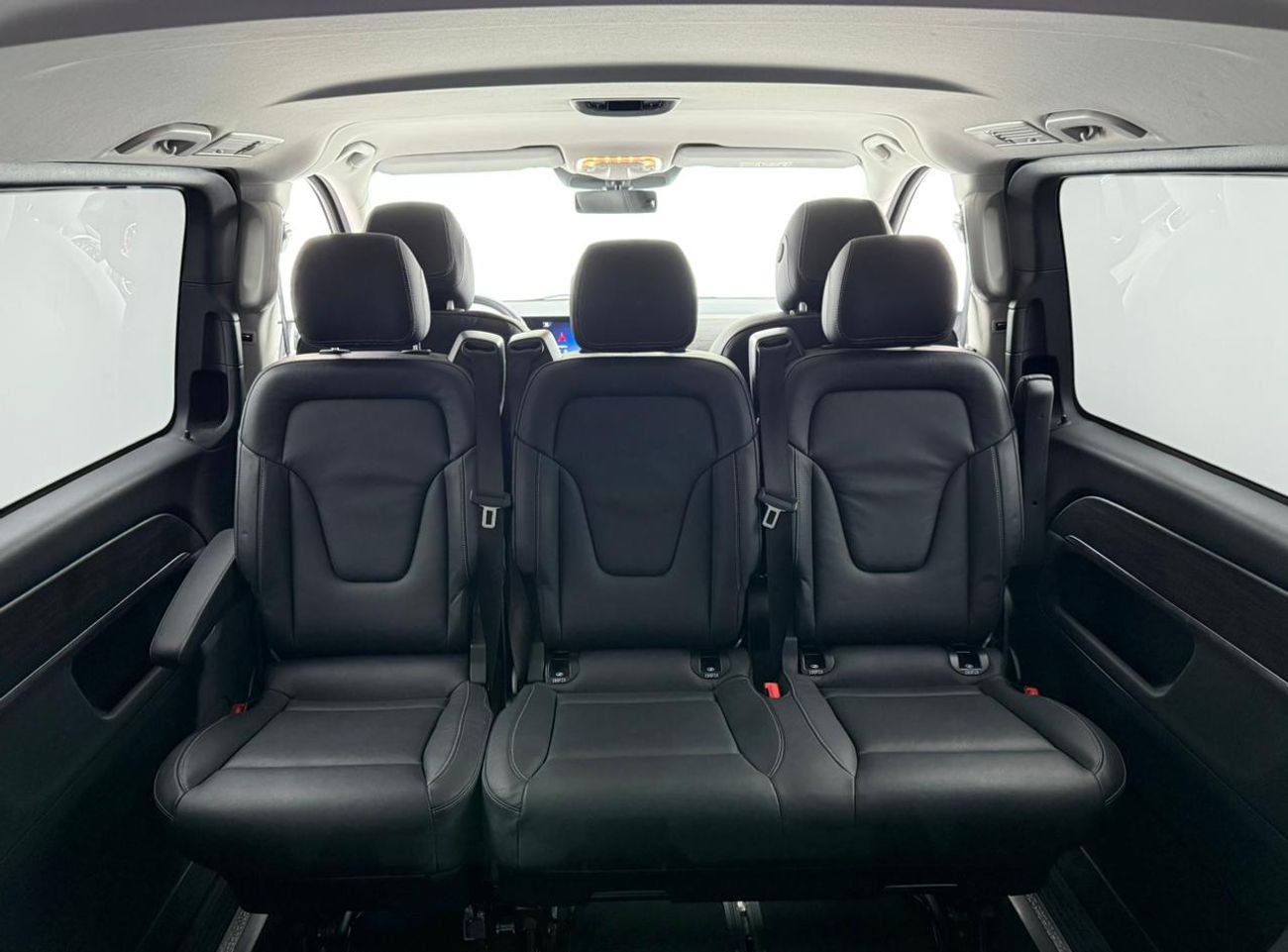 Mercedes-Benz V 300 2025 Mercedes Benz V300, 2026 Mercedes Warranty, Full MB Service History, Excellent Condition, GCC