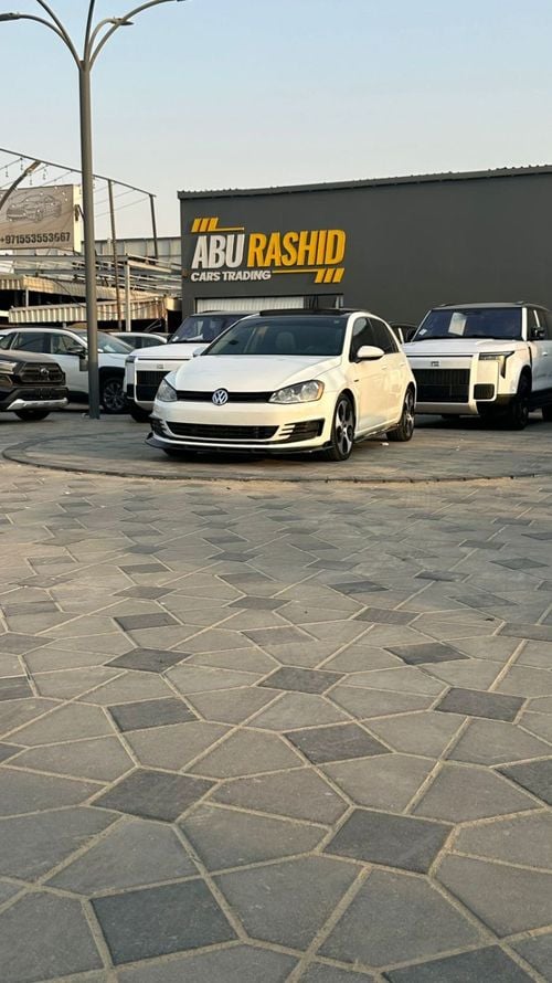 Volkswagen Golf R 2.0L (290 HP)