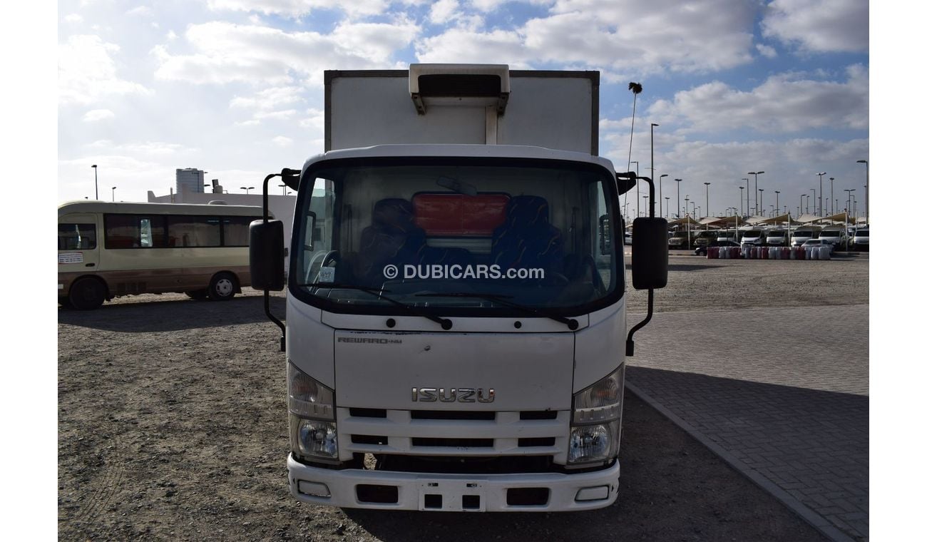 Isuzu NPR Isuzu Npr chiller pick up, Model:2012. Excellent condition
