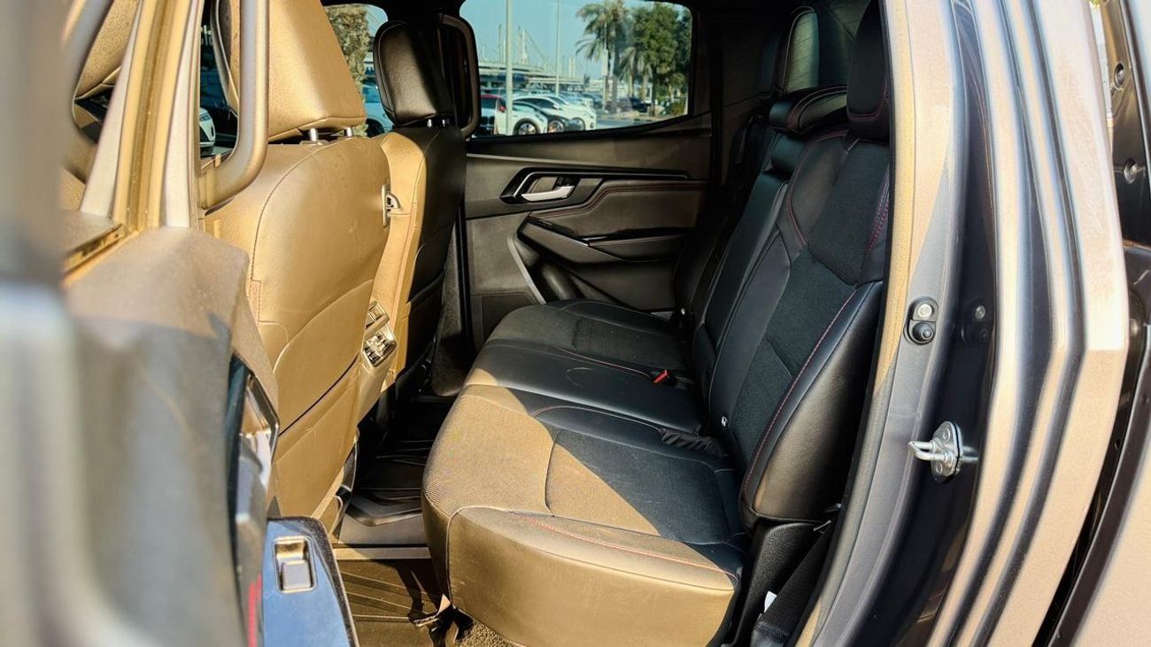 إيسوزو D ماكس X-TERRAIN | HEAVY OFF-ROAD FRONT BUMPER | PUSH START | REAR VIEW CAMERA | AT | 3.0L DIESEL | POWER S