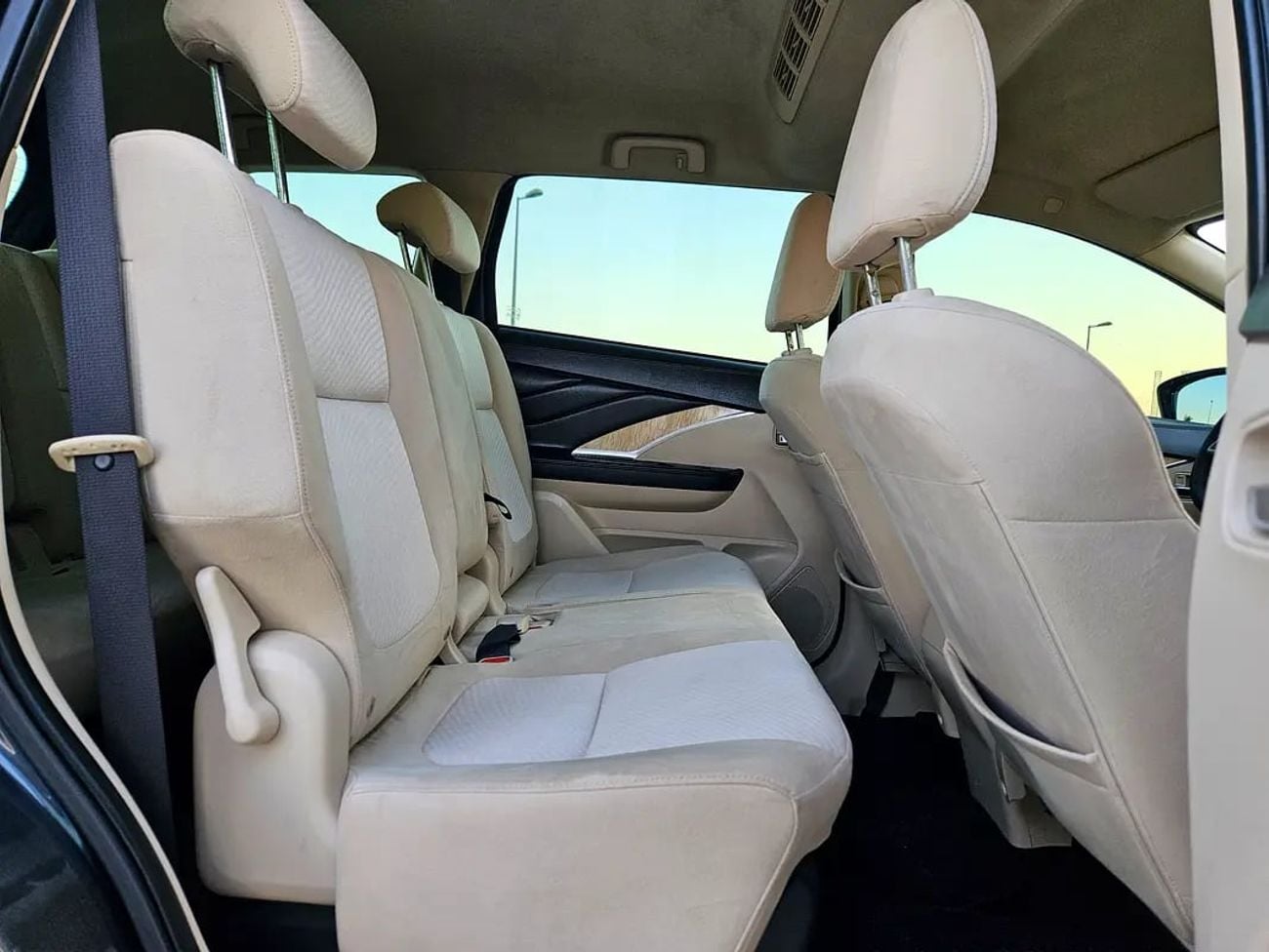ميتسوبيشي إكسباندر GLX GCC Specs Premium Condition 7 Seater Perfect Inside Out
