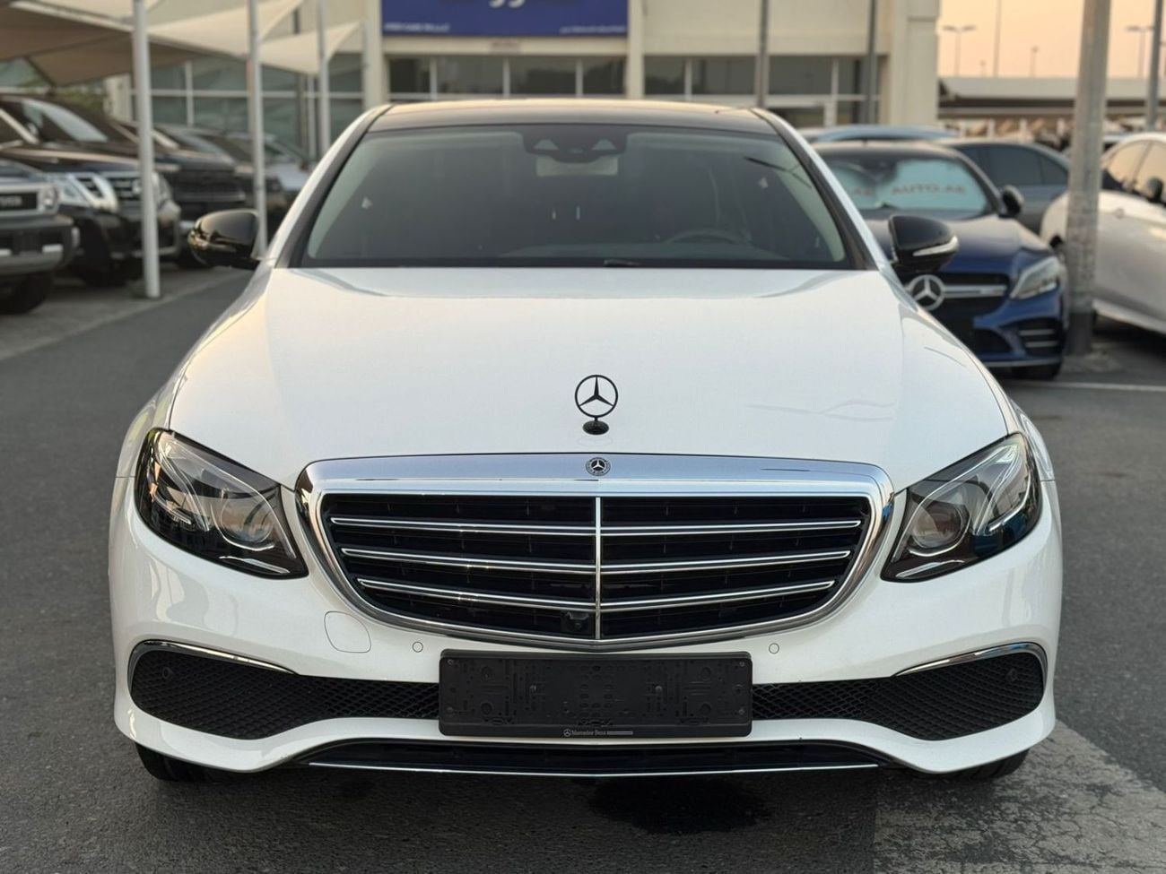 مرسيدس بنز E300 Premium 2.0L