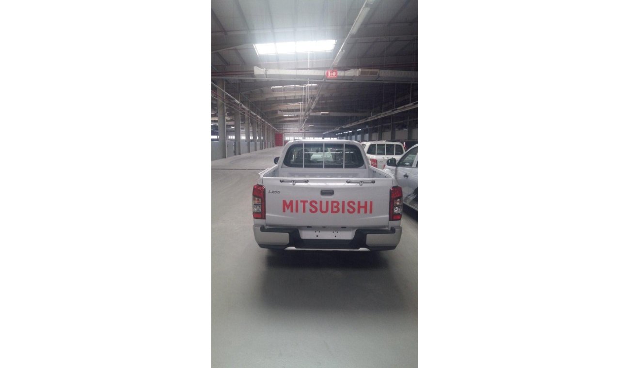 ميتسوبيشي L200 L200 L200 4/2 DIESEL-READY TO EXPORT