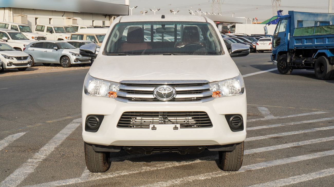 Toyota Hilux DLX 2.7L 4WD  A/T