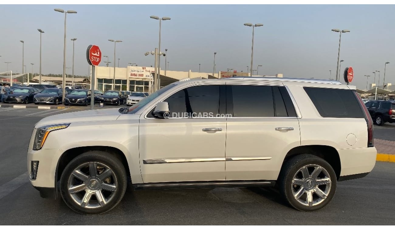 Cadillac Escalade خليجيه GCC Full options