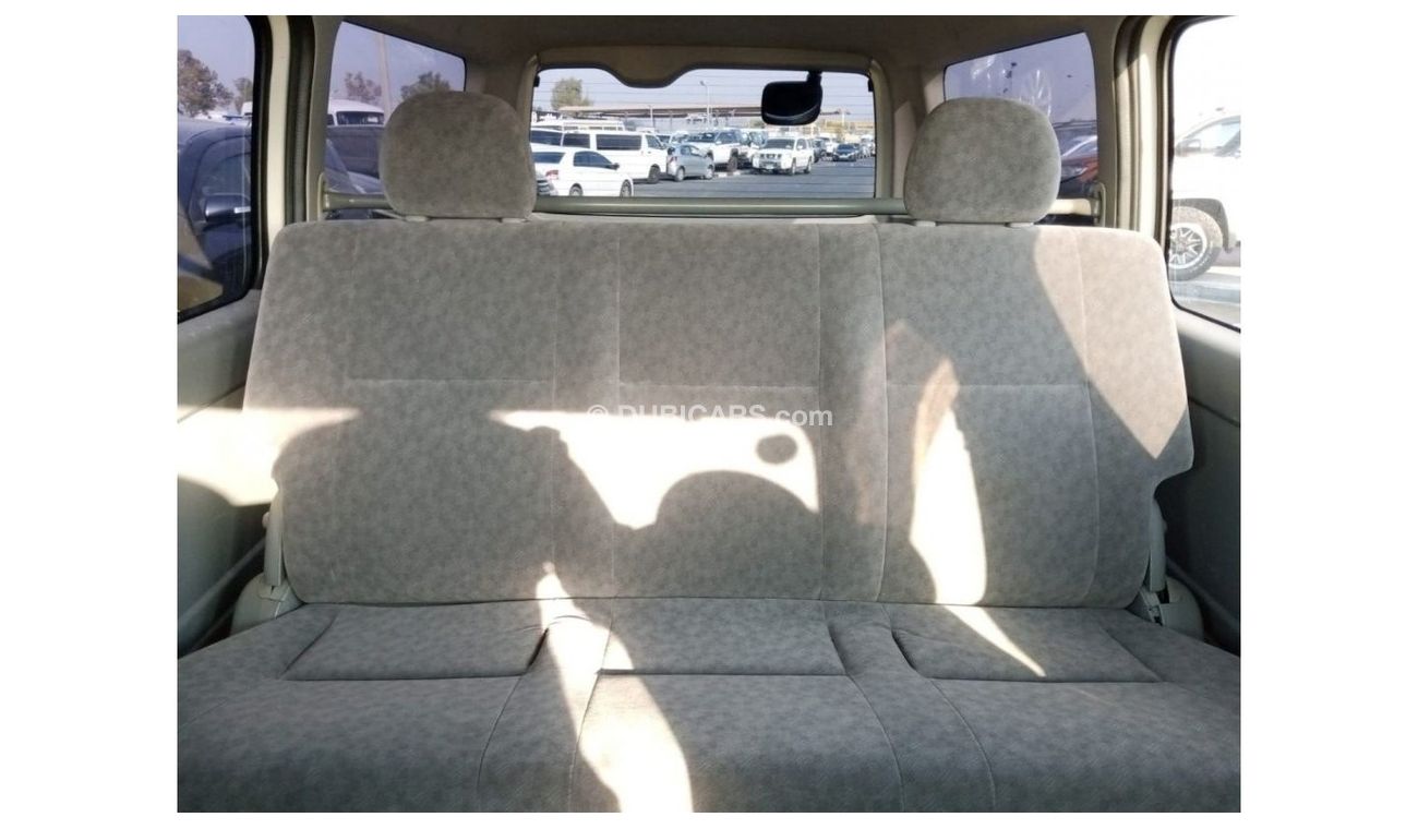 تويوتا هاياس TOYOTA HIACE VAN RIGHT HAND DRIVE (PM 887)