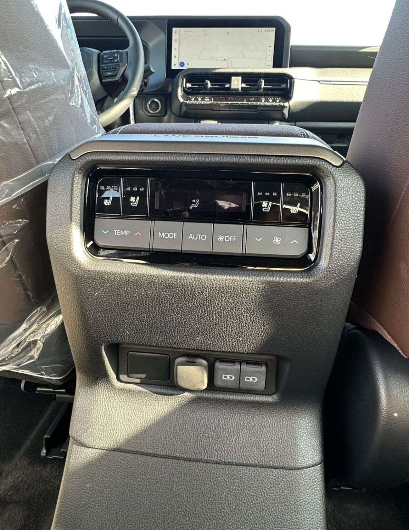تويوتا برادو VXR Adventure Dual Tone 2.4T