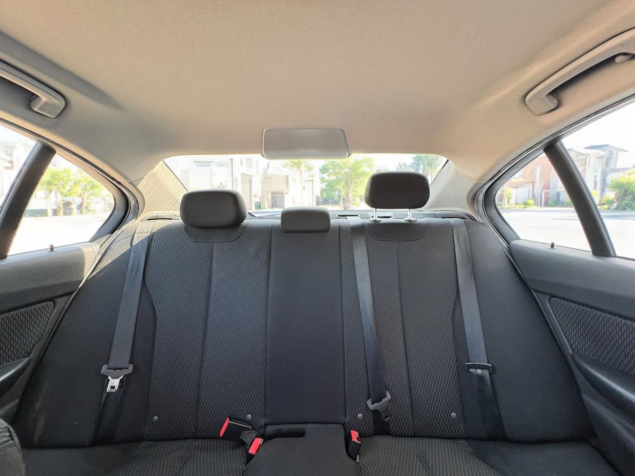 BMW 316i 316i 1.6T A/T | 2015 | GCC SPECS | AED 29,900