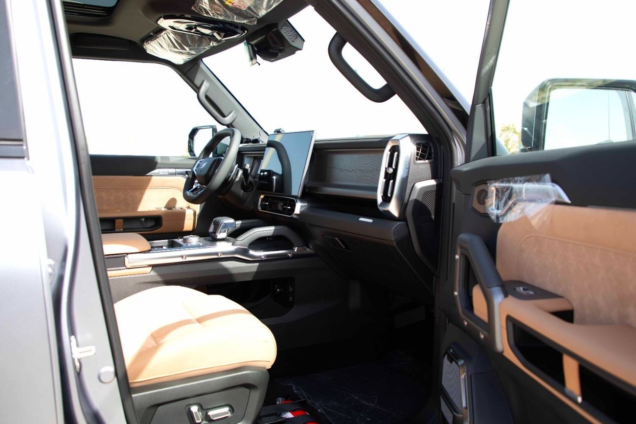 جيتور T2 جيتور T2 2.0 Luxury - فضي من الداخل بني صحراوي