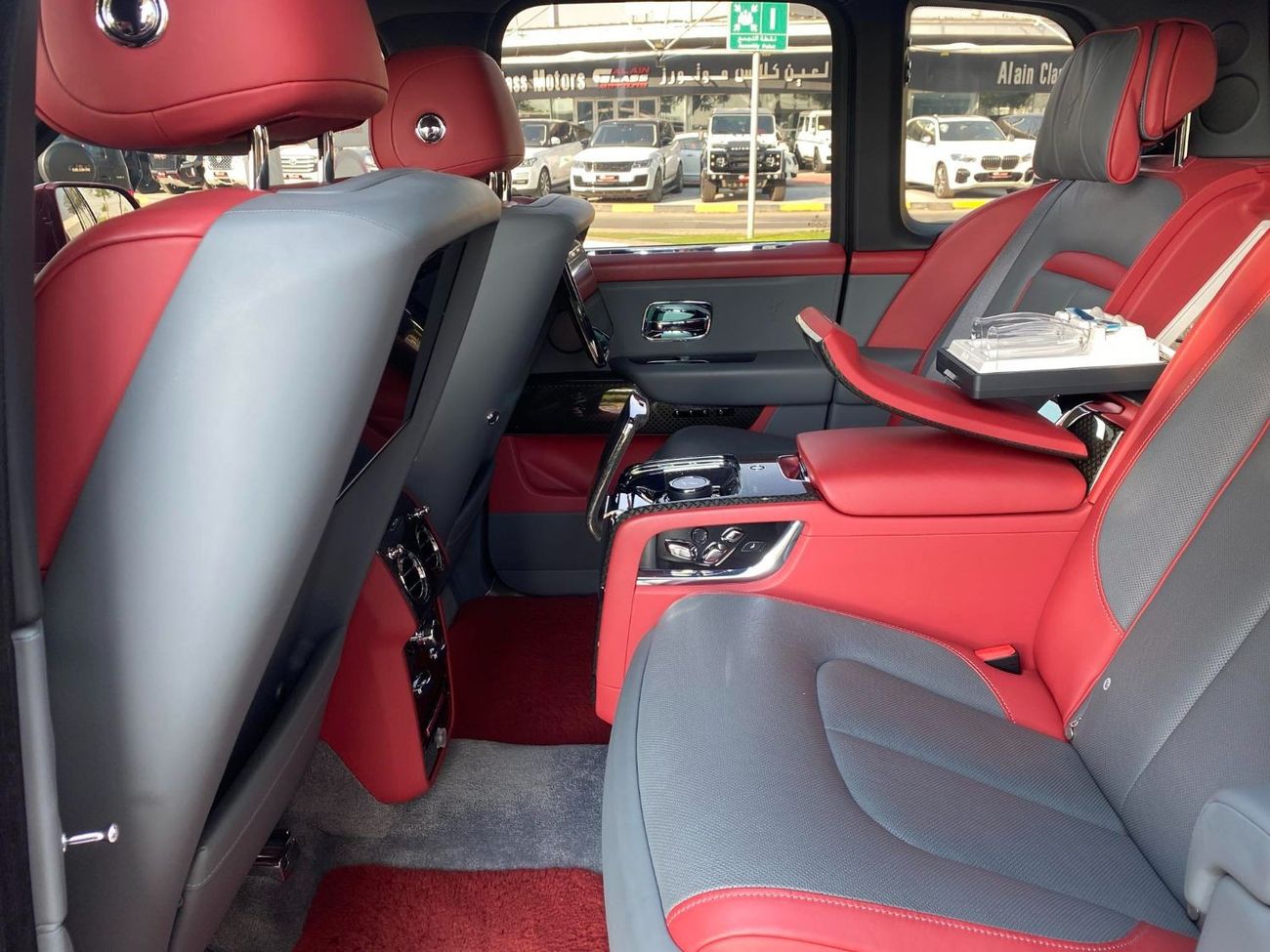 Rolls-Royce Cullinan Black Badge GCC SPEC UNDER WARRANTY NEAT AND CLEAN