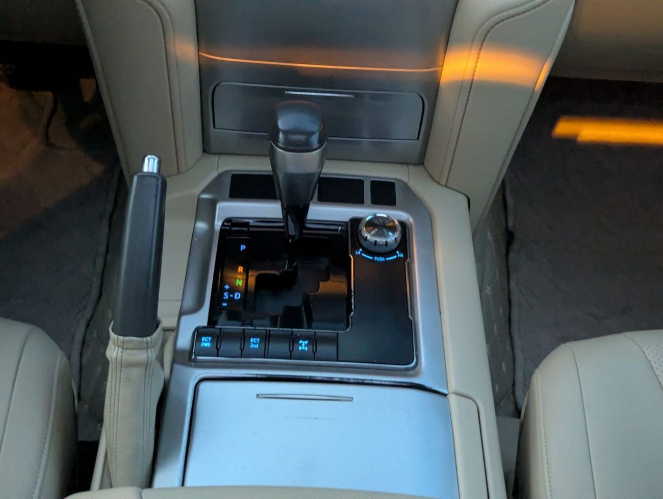 تويوتا لاند كروزر Toyota Landcruiser 2016 facelifted 2025 LHD golden colour