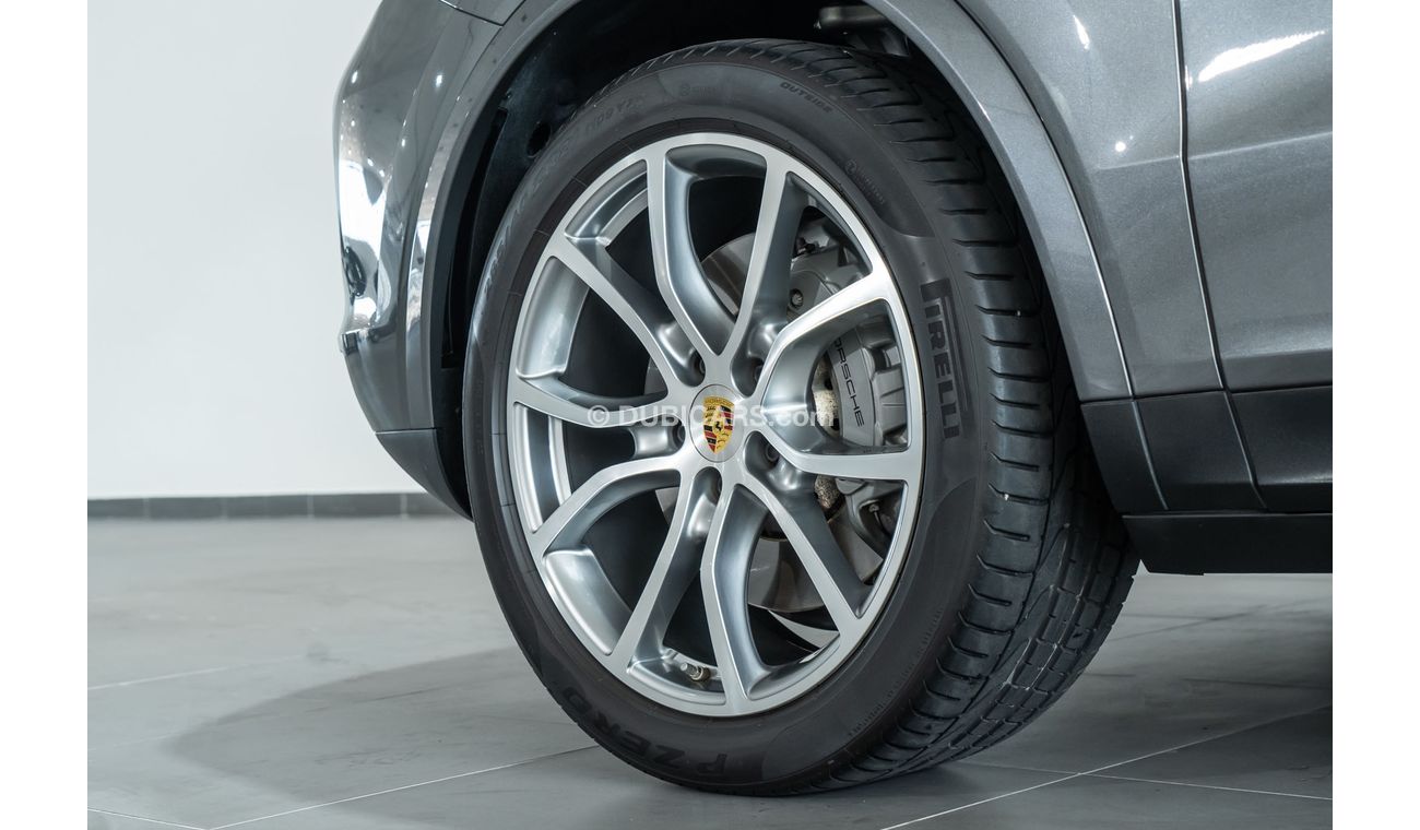 Porsche Cayenne 2019 Porsche Cayenne S / Sports Chrono Pack / Porsche Extended Warranty & 75k kms Service Pack