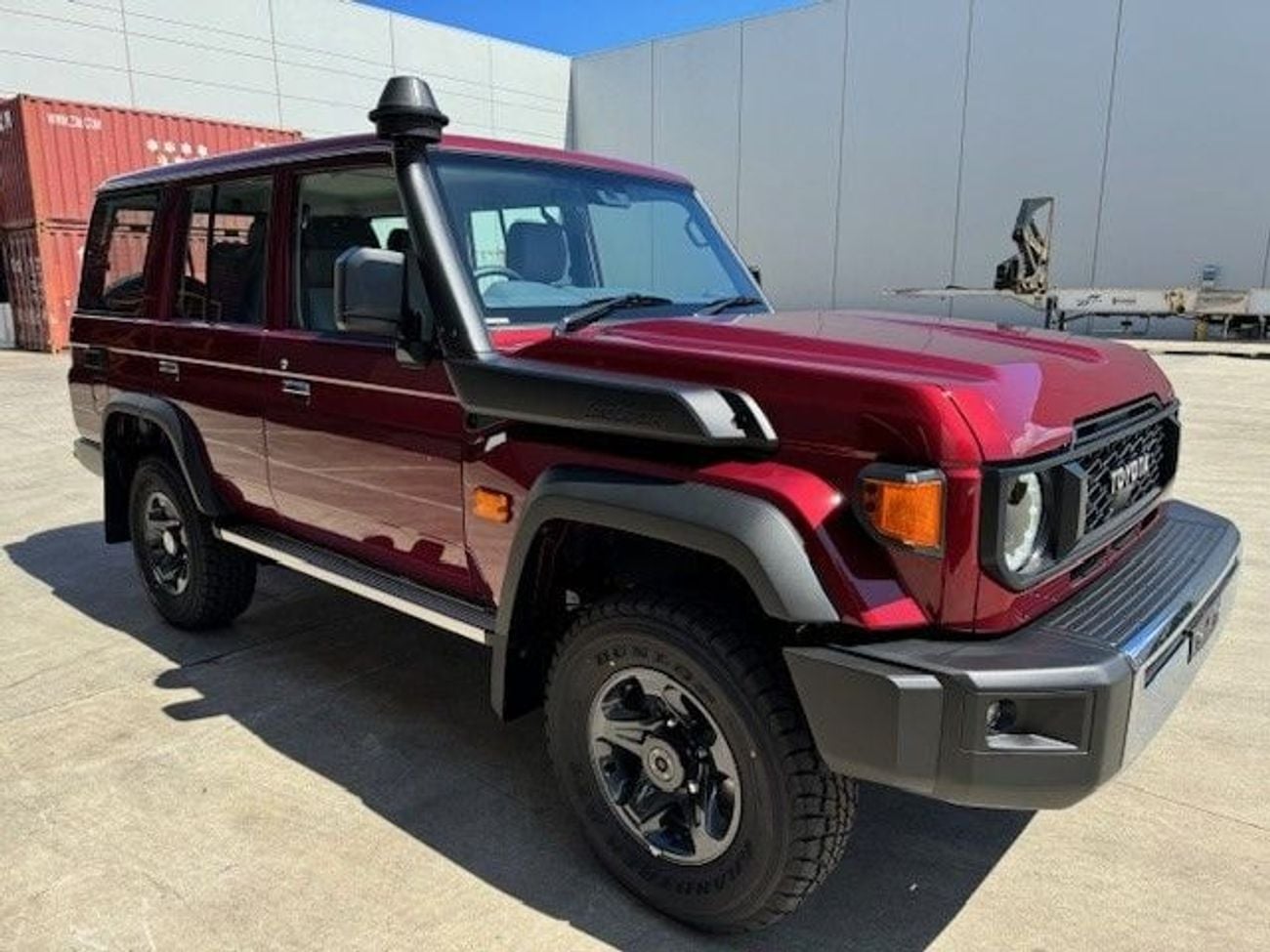 تويوتا لاند كروزر 70 AUTO DIESEL 2.8