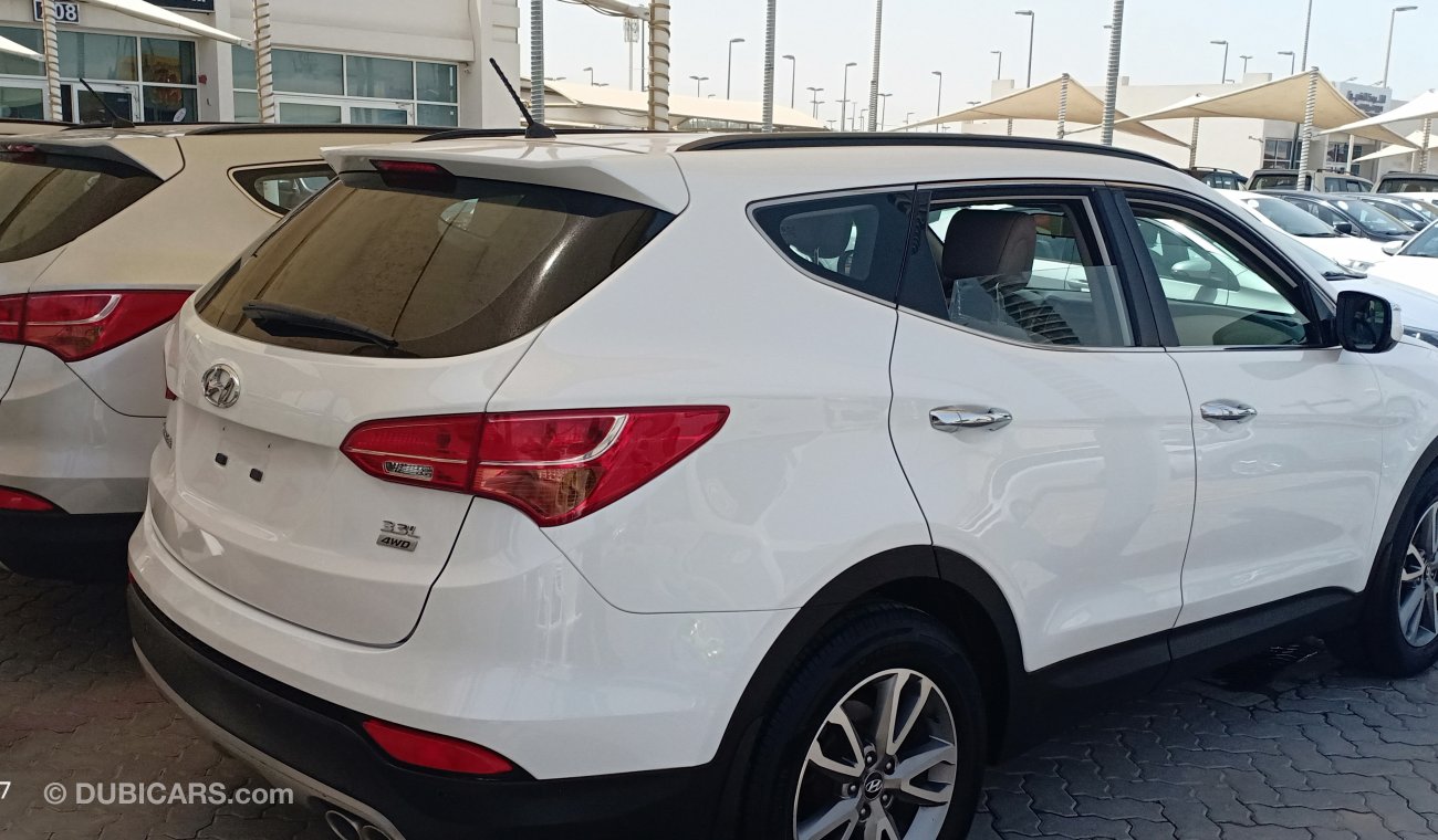 Hyundai Santa Fe 2015 GCC No Accident  A perfect Condition