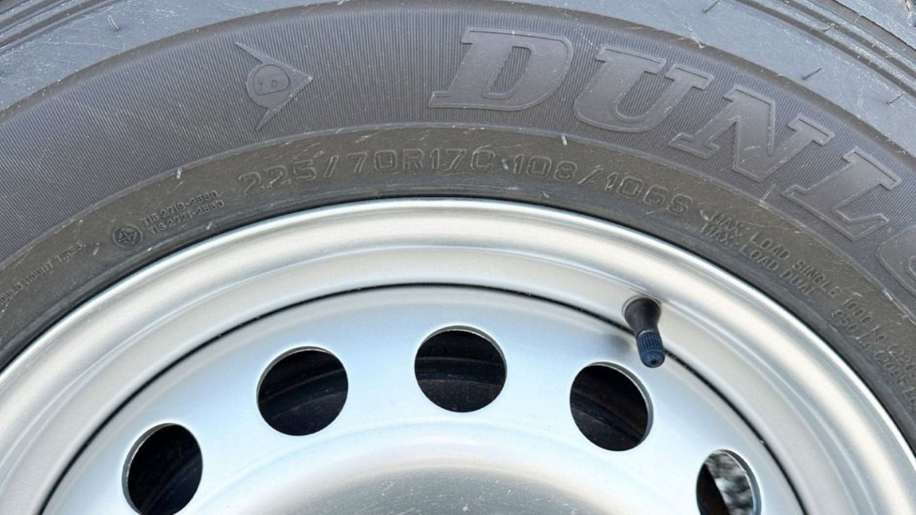 Toyota Hilux Toyota hilux 2.4L 2024 basic option V4