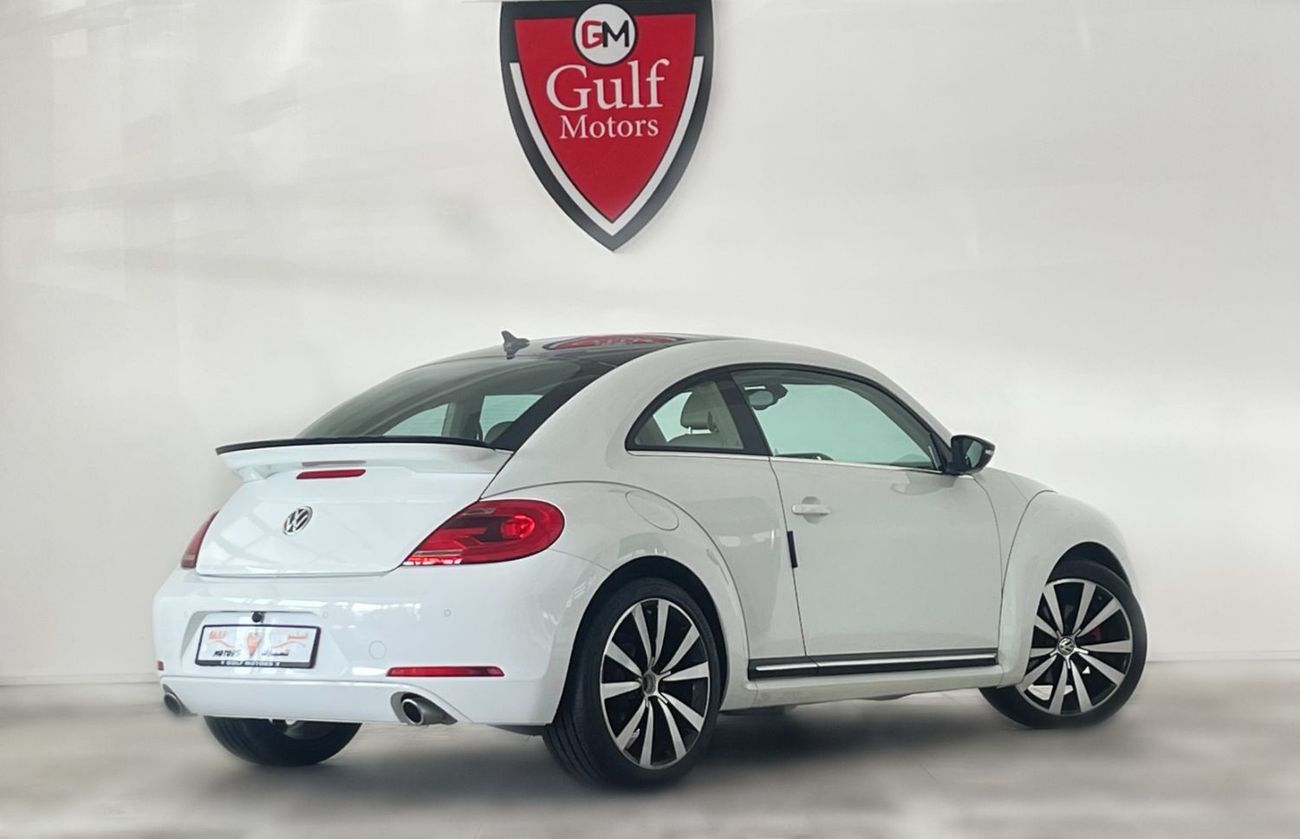 Volkswagen Beetle 2.0L-4CYL - FULL OPTION EXCELLENT CONDITION GCC SPECIFICATION