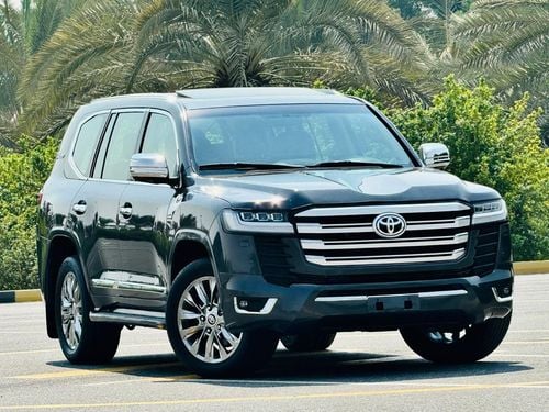 Toyota Land Cruiser VXR V8 + 4.6L Engine Full Option Facelift to 2024 Shape Exterior and Interior Both