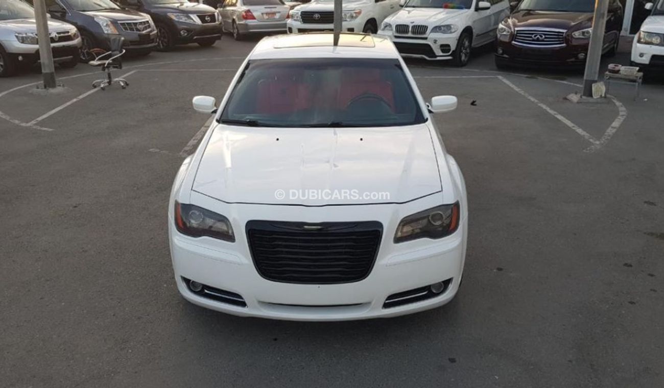 Chrysler 300s CRYSRAL MODEL 2013 CAR PERFECT CONDITION FULL OPTION PANORAMIC ROOF LEATHER SEATS NAVIGATION BLUETOO