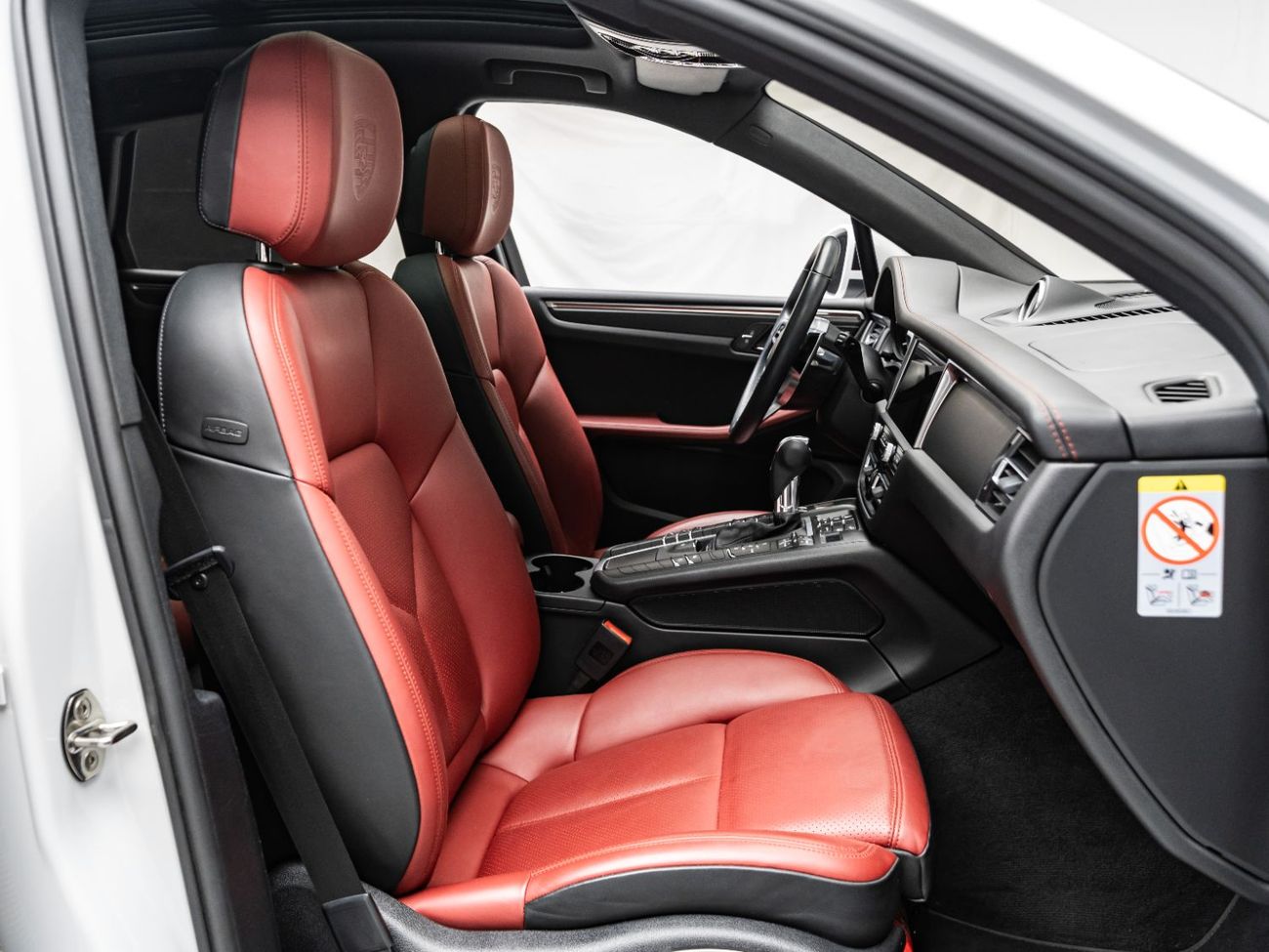 Porsche Macan Std 2.0L (252 HP) 2020 Porsche Macan, 2026 Porsche Warranty, Full Service History, Low KMs, GCC