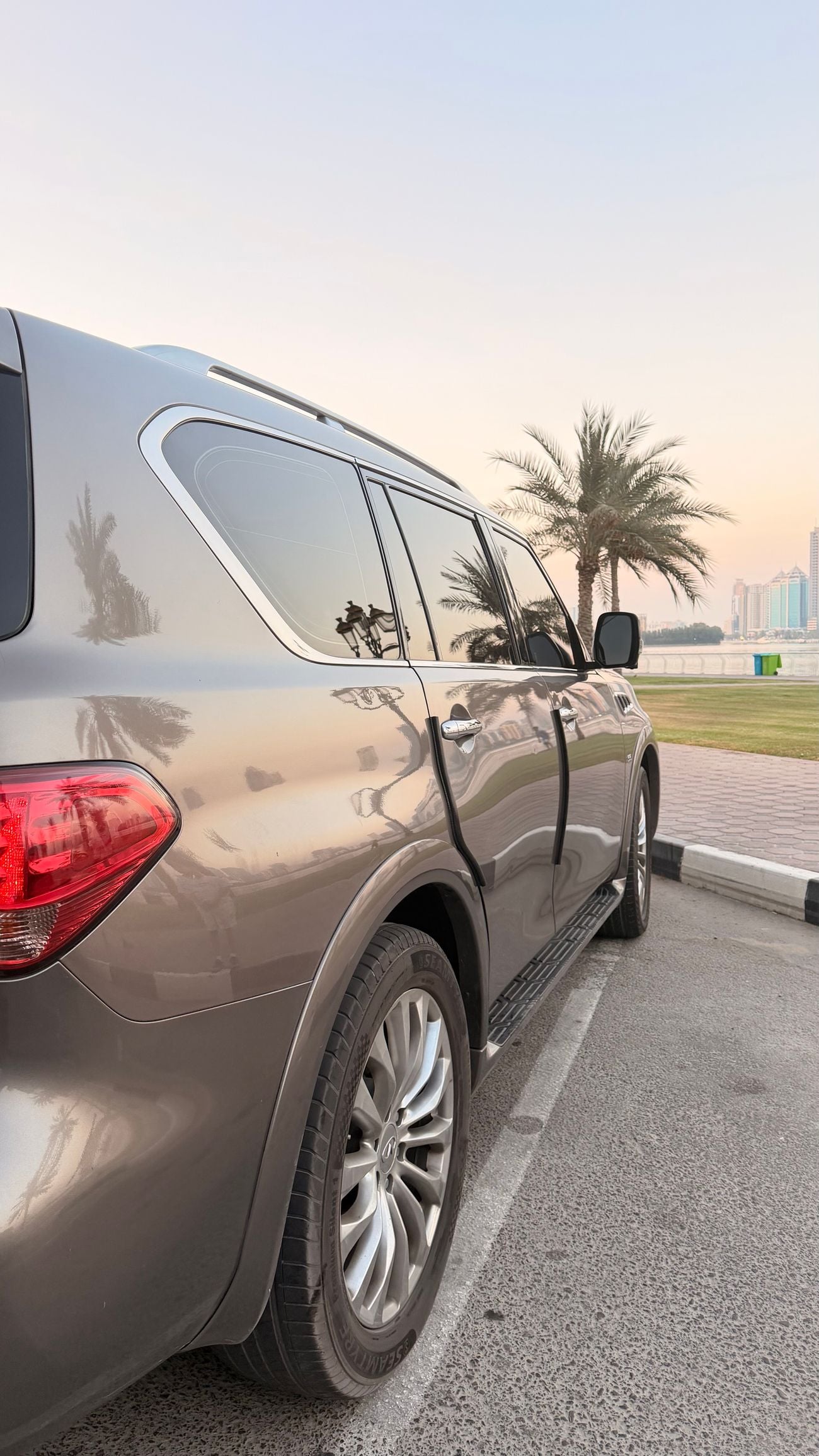 Infiniti QX80 LUXURY