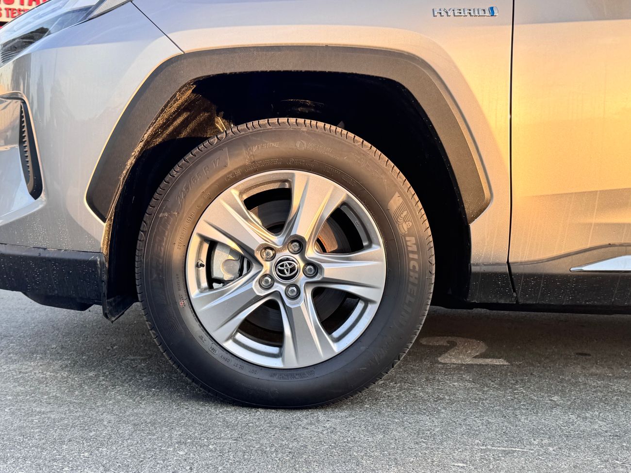 Toyota RAV4 2024 HYBRID AWD 2.5L CUV BRAND NEW GCC 0KM