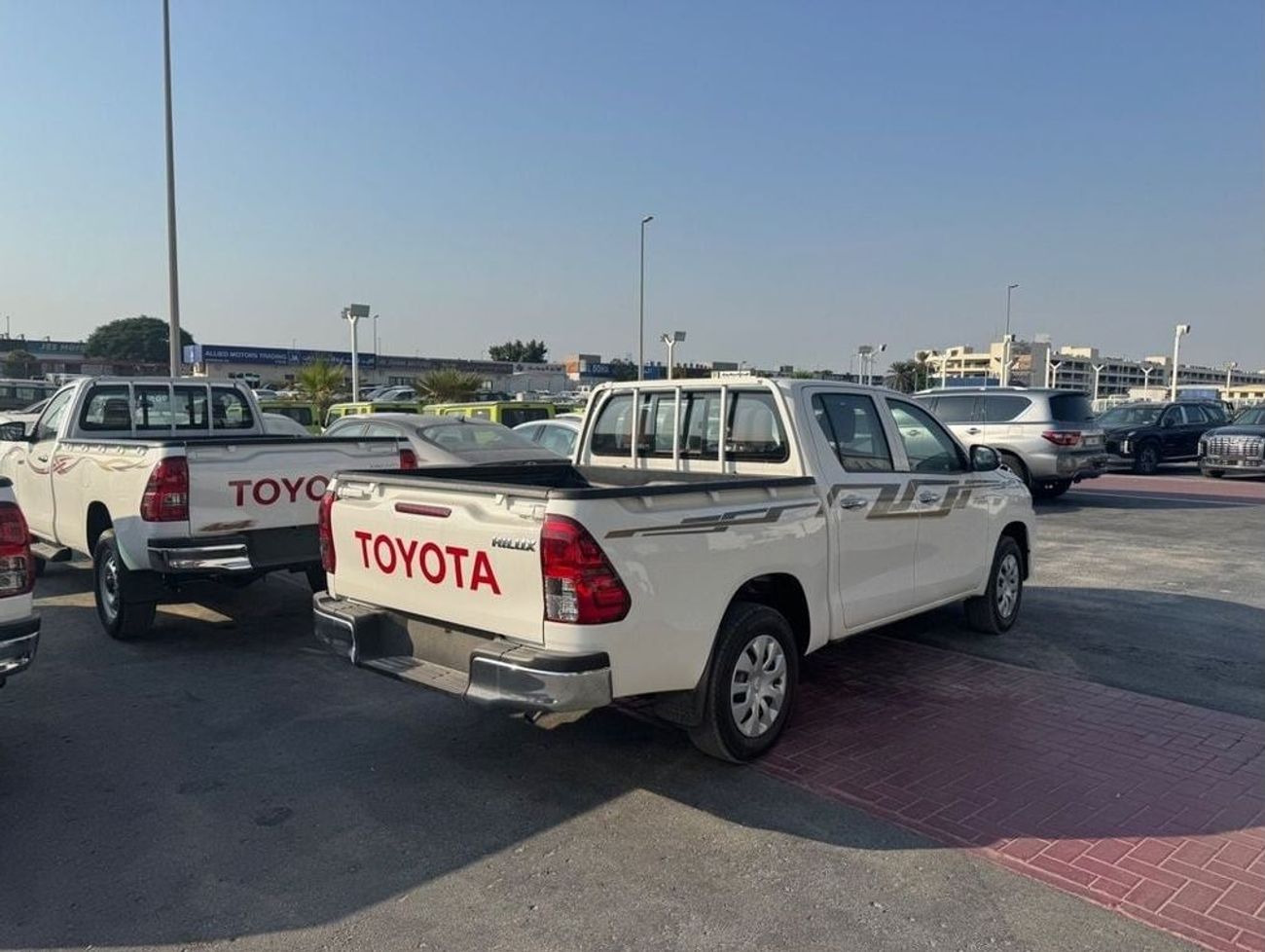 Toyota Hilux 2.7 L , pick-up , automatic , petrol