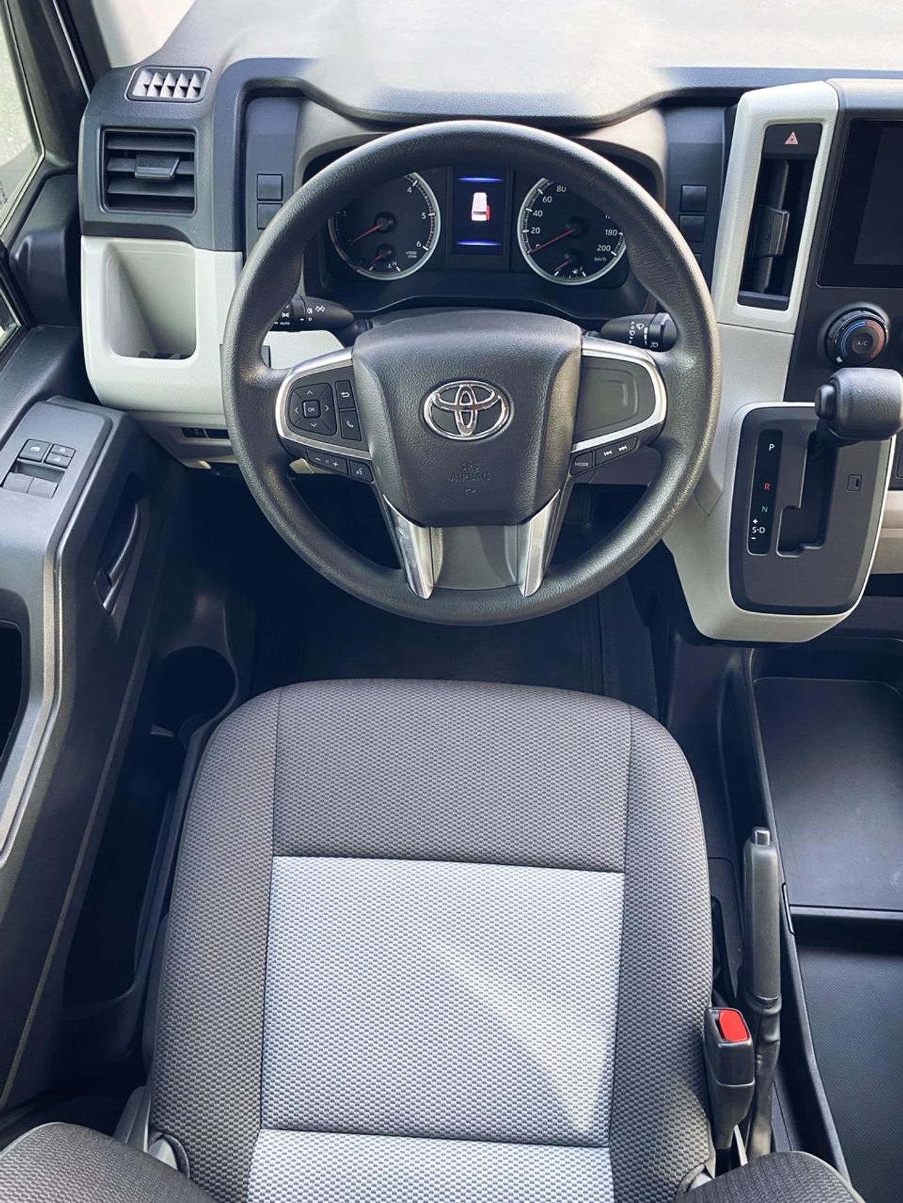 تويوتا هاياس Commuter 2.8L