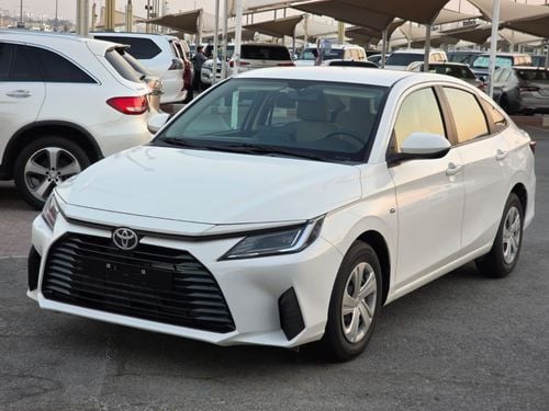 Toyota Yaris E