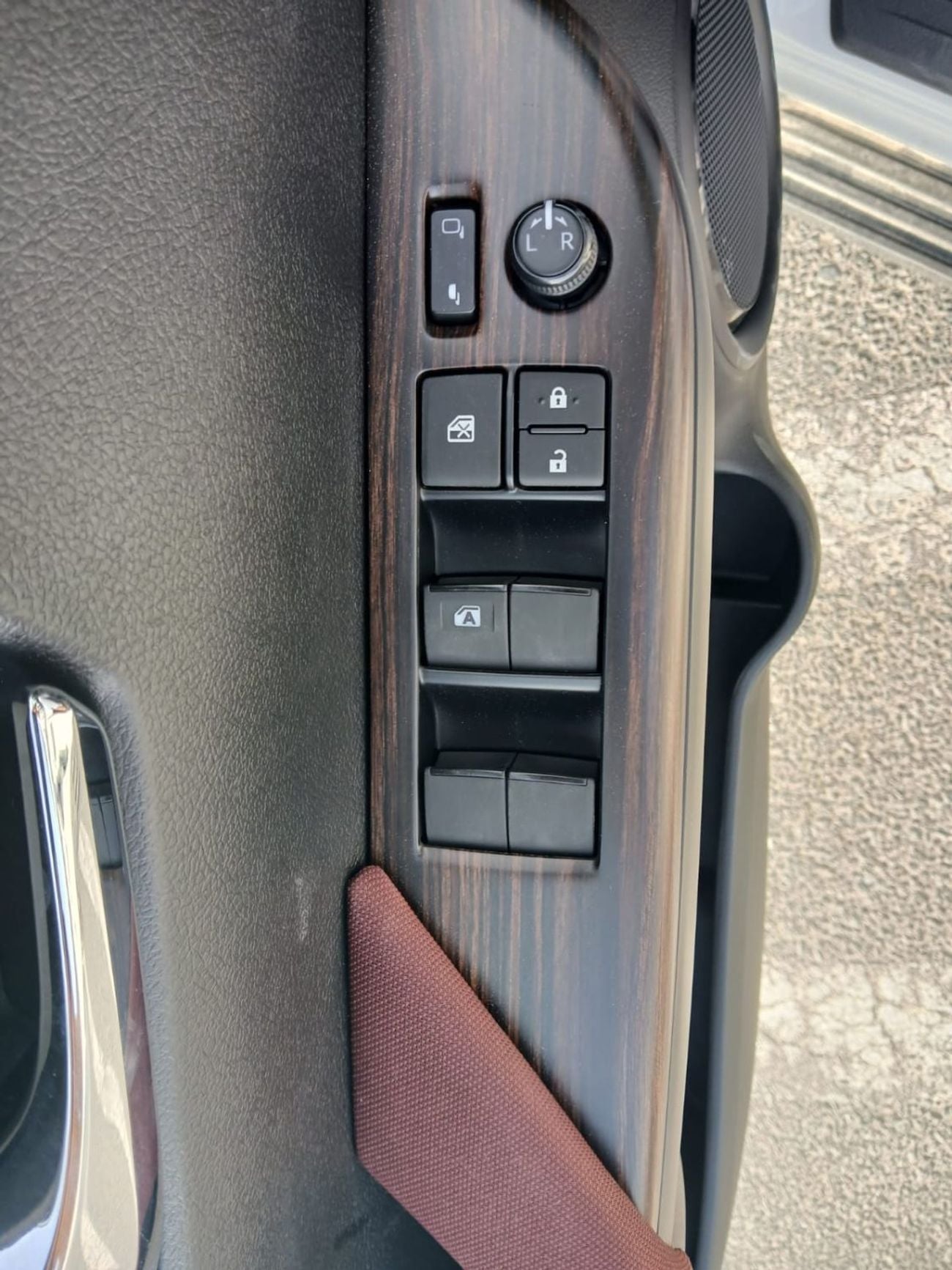 Toyota Hilux GLX 2026 Toyota Hilux 2.8 Diesel - Yemeni Specifications