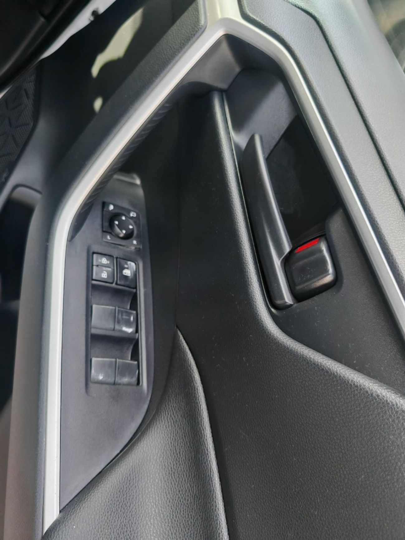 تويوتا راف ٤ 2.5L VXR Hybrid