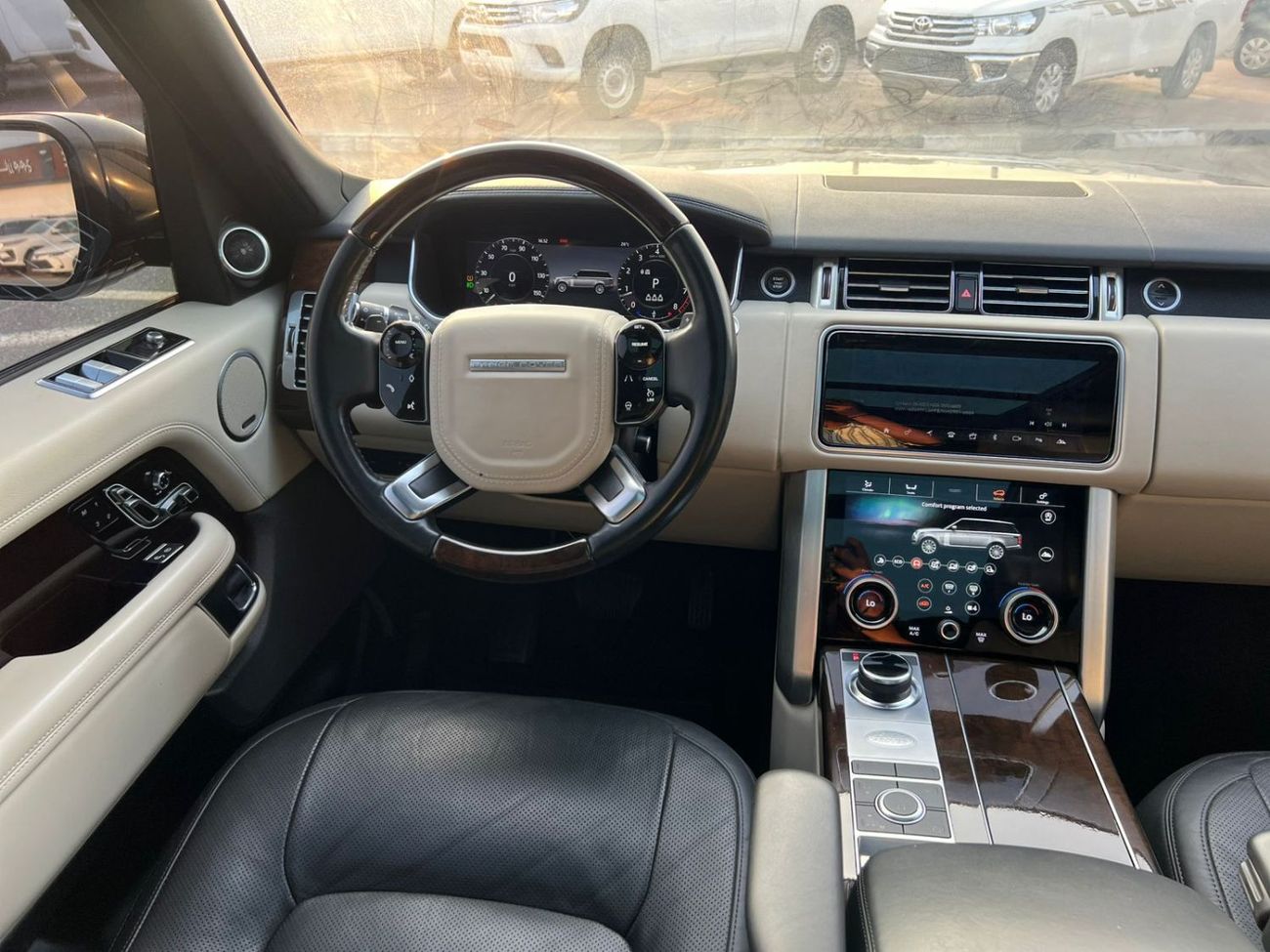 لاند روفر رينج روفر 2020 Land Rover - Range Rover Vogue HSE - 3.0L V6 Full Option Very Well Maintained -