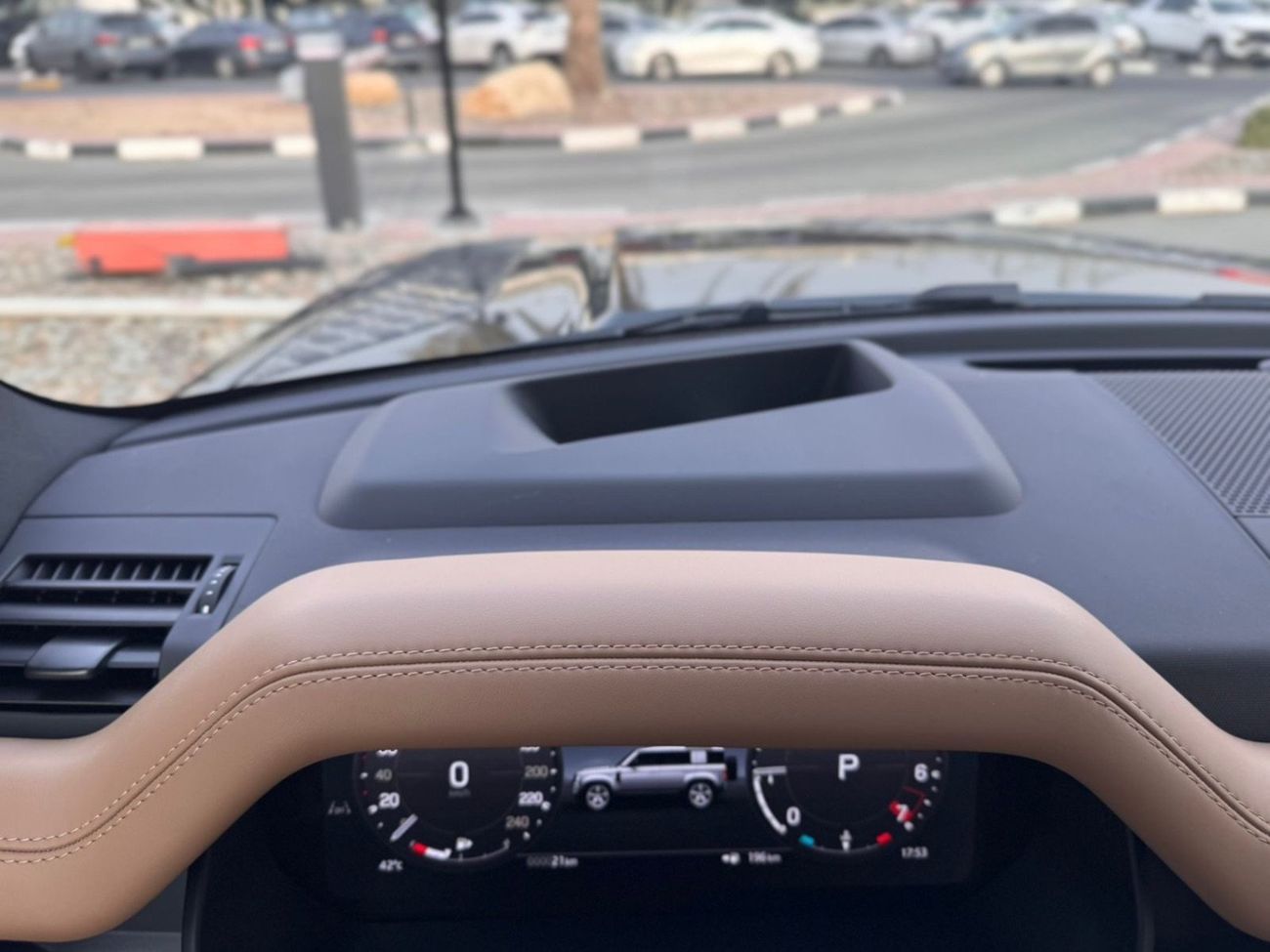 لاند روفر ديفندر P400 110 HSE 3.0L (5 Seater)