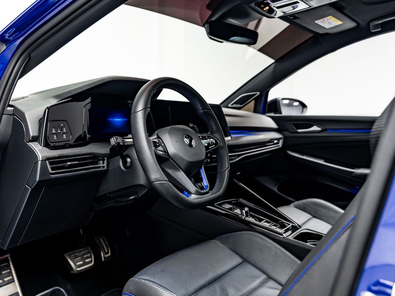 فولكس واجن جولف ار Base 2.0T