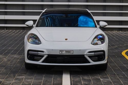 Porsche Panamera Turbo 4.0L AWD