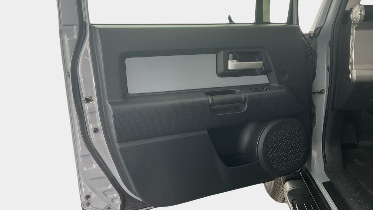 Toyota FJ Cruiser VXR 4.0L VXR | Guaranteed Warranty | 0 Down Payment