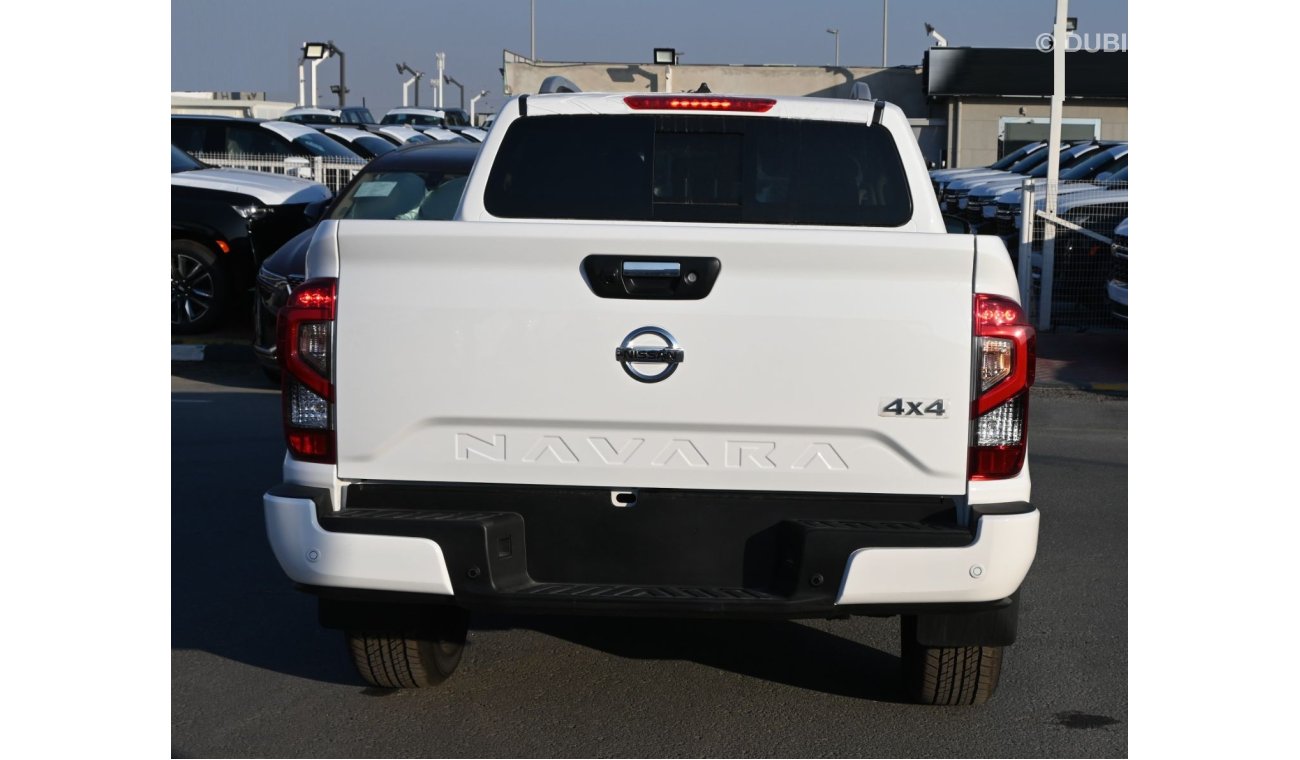 Nissan Navara NISSAN NAVARA 2.5 PETROL LE 4X4 MT DC PLUS