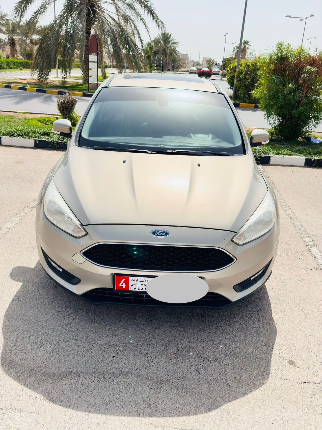 فورد فوكاس أنظف فورد فوكس خليجي 2015 قوي واقتصادي جدا،ملكية سنة تأمين عمان والامارات سنة، صبغ وكالة من البنفر إ