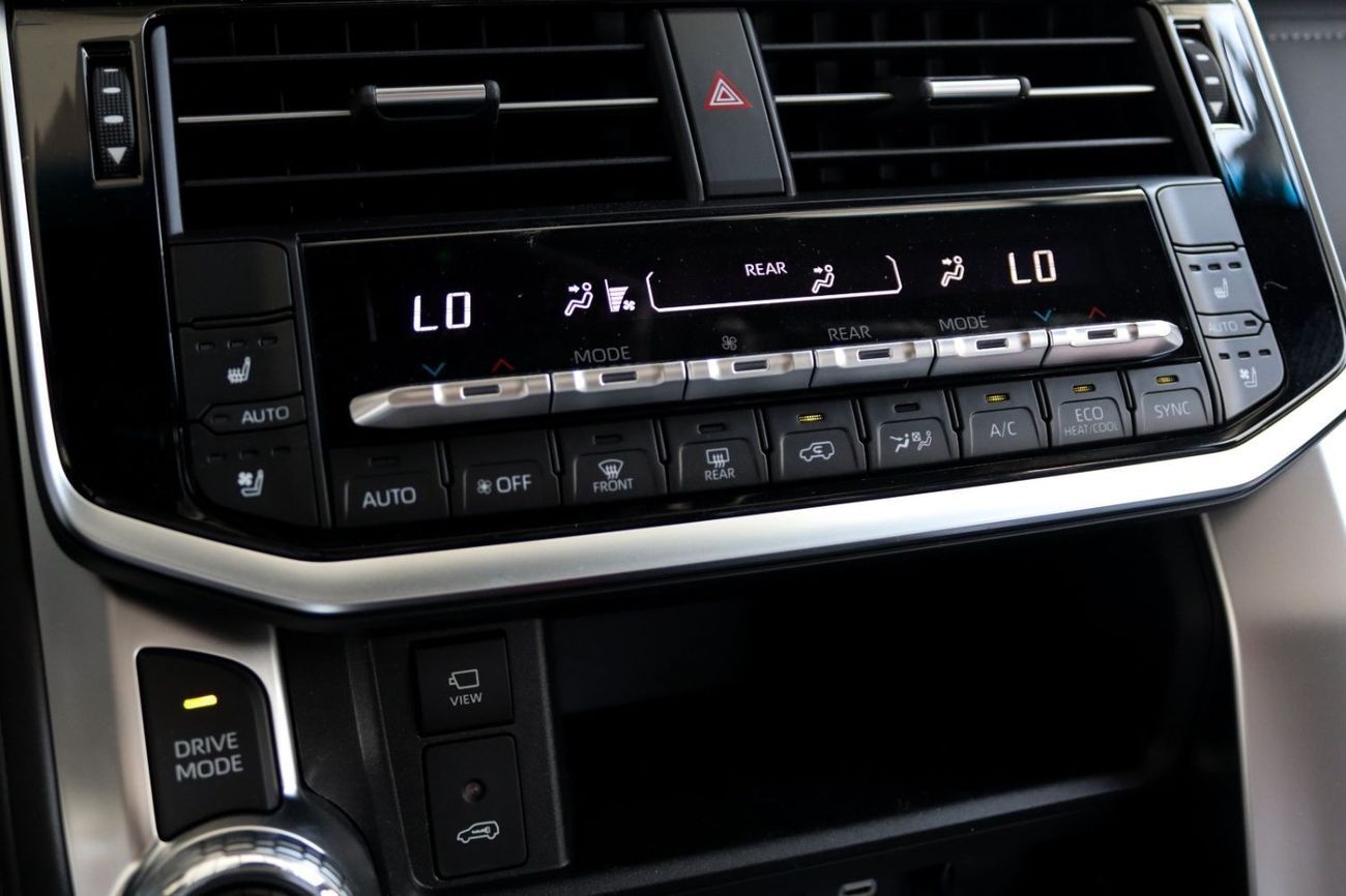 Toyota Land Cruiser 300 VX-HIGH  3,3 TWINTURBO DIESEL VX-HIGH FULLY LOADED **التصدير فقط خارج الخليج**