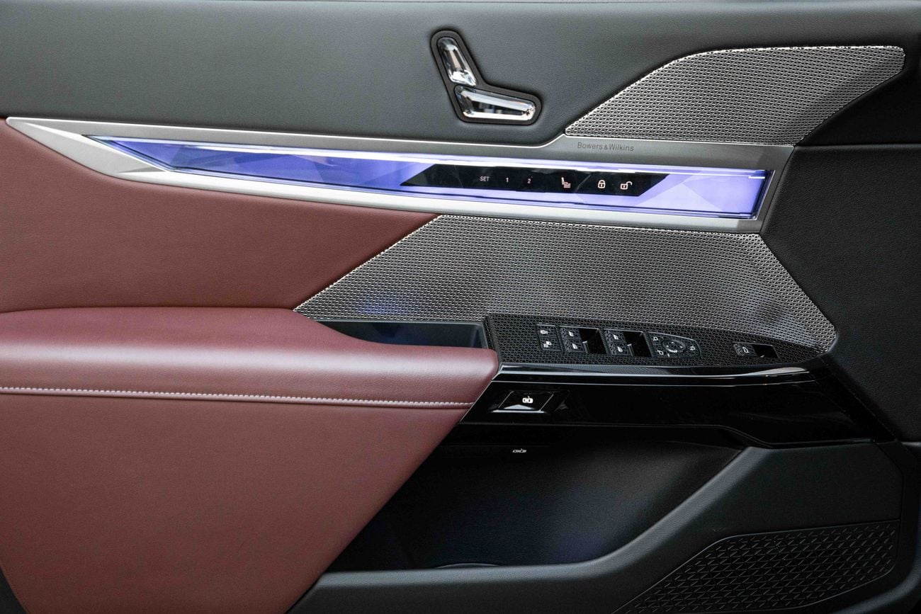 بي أم دبليو 740i 740i M Sport | 6,757 P.M | 0% Downpayment | BMW Warranty & Service!