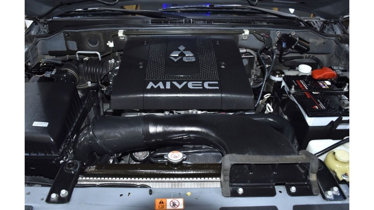 ميتسوبيشي باجيرو EXCELLENT DEAL for our Mitsubishi Pajero GLS 3.8 ( 2017 Model ) in Gray Color GCC Specs