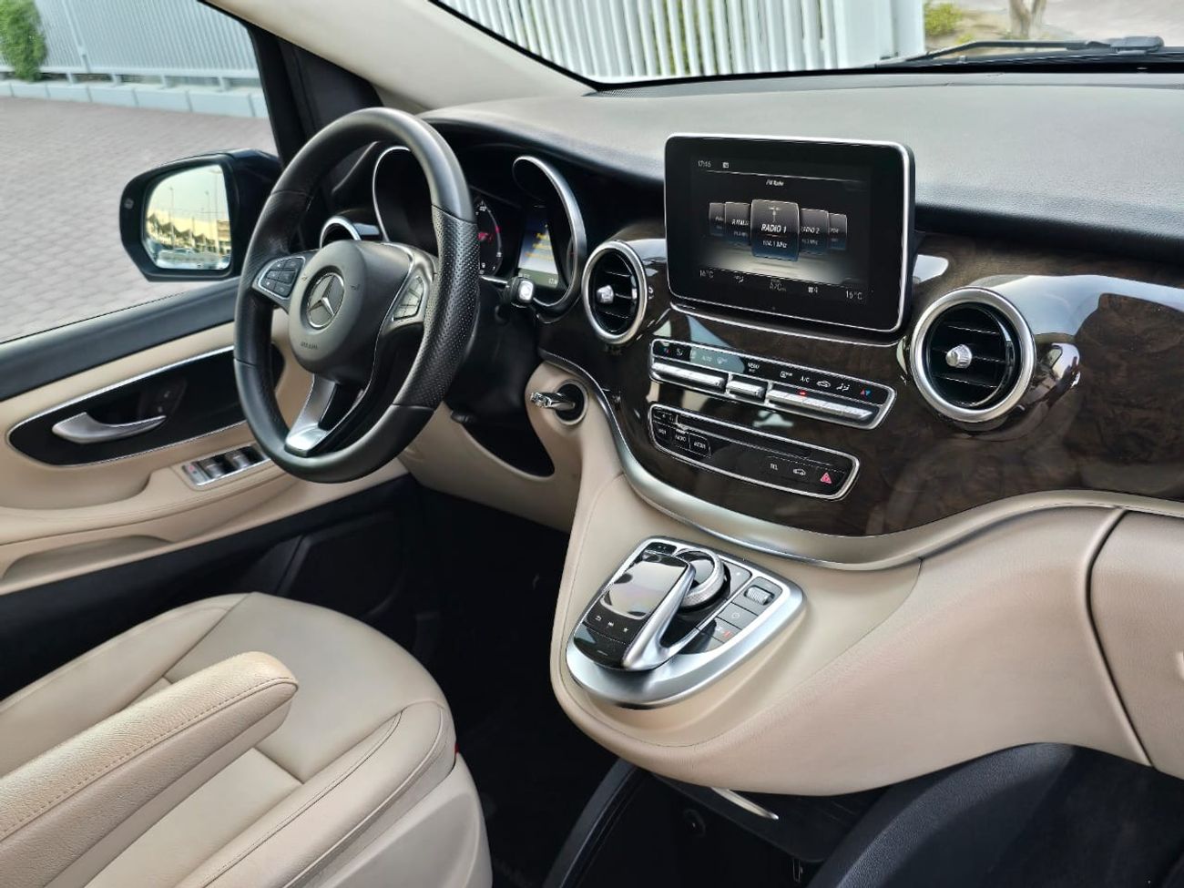 مرسيدس بنز V 250 اكسكلوسيف