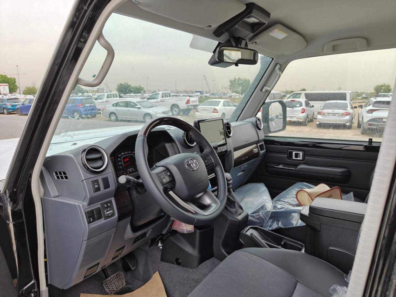 تويوتا لاند كروزر 70 Toyota Land Cruiser 70 2026 TOYOTA LC 76 2.8L DIESEL 4WD GCC SPEC