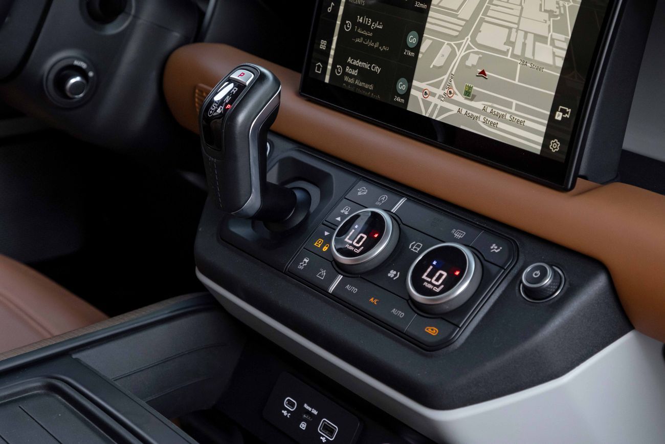 Land Rover Defender Defender P400 First Edition | 6,169 P.M | 0% Downpayment | Agency Warranty!