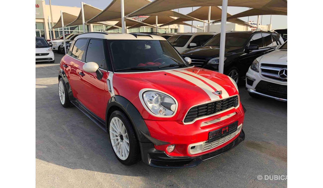 Mini Cooper S Countryman SUPER CLEAN CAR ORIGINAL PAINT WITH SPECIAL CARBON FIBER KIT AND LOW MILEAGE