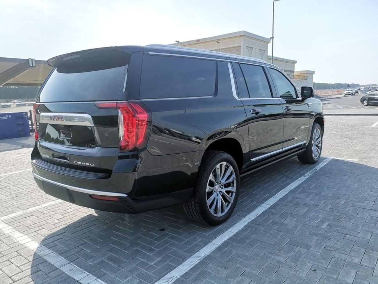 GMC Yukon GMC Denali Diesel - 2021 - Black