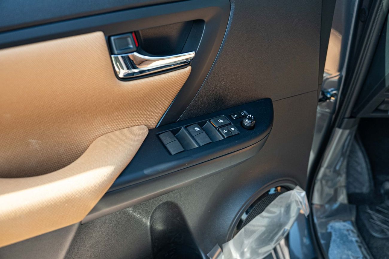 تويوتا فورتونر 2025 Toyota Fortuner 2.7 - Grey Mettalic Inside Chamois | Export Only