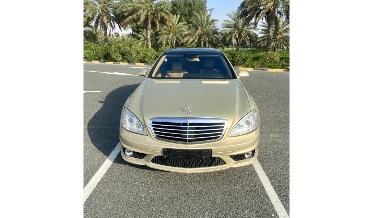 مرسيدس بنز S 63 AMG السياره بحاله جيده جدا لا تحتاج إلى أي مصاريف