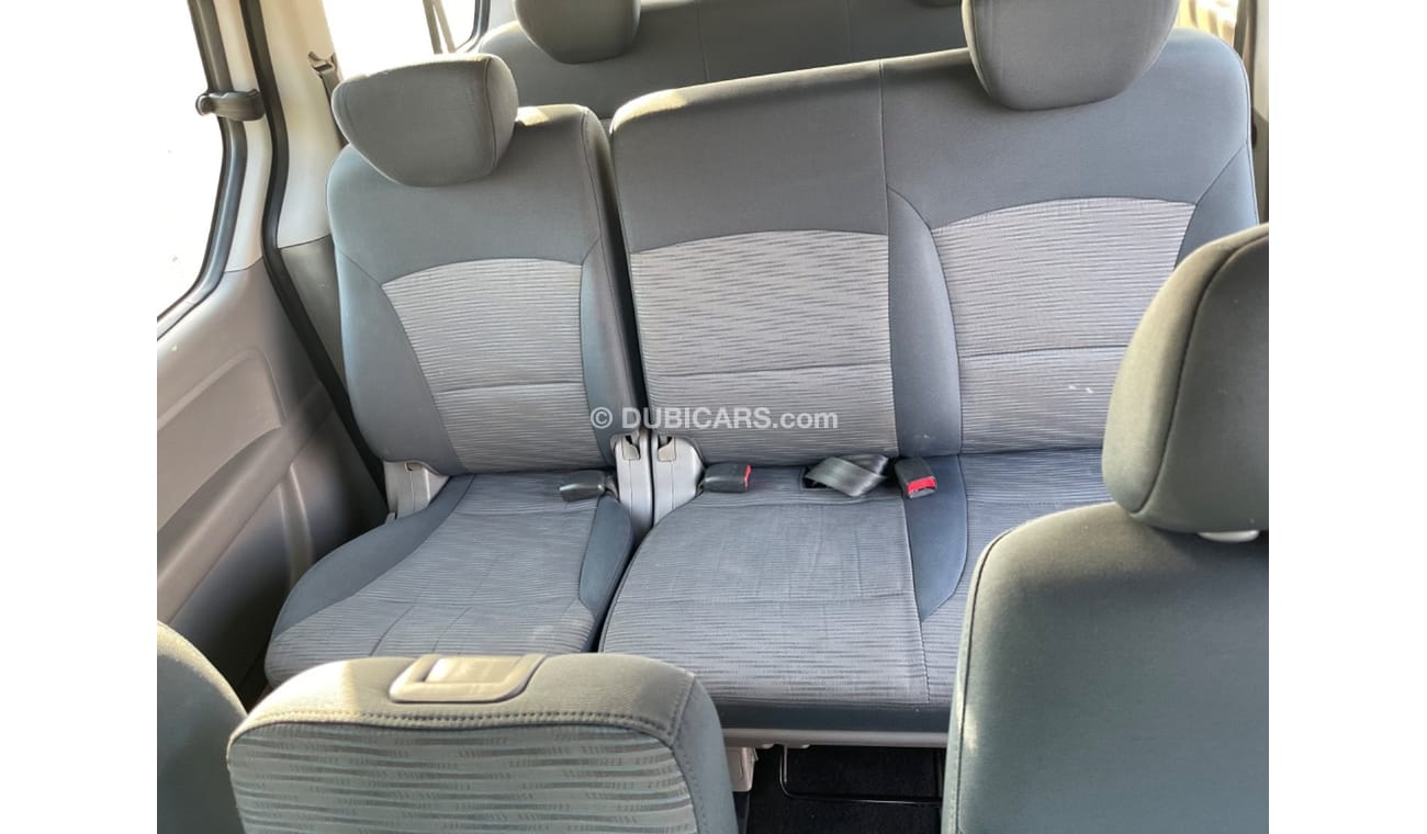 Hyundai H-1 HYUNDAI H1 2,5 (GCC SPEC) - 2018- VERY GOOD CONDITION