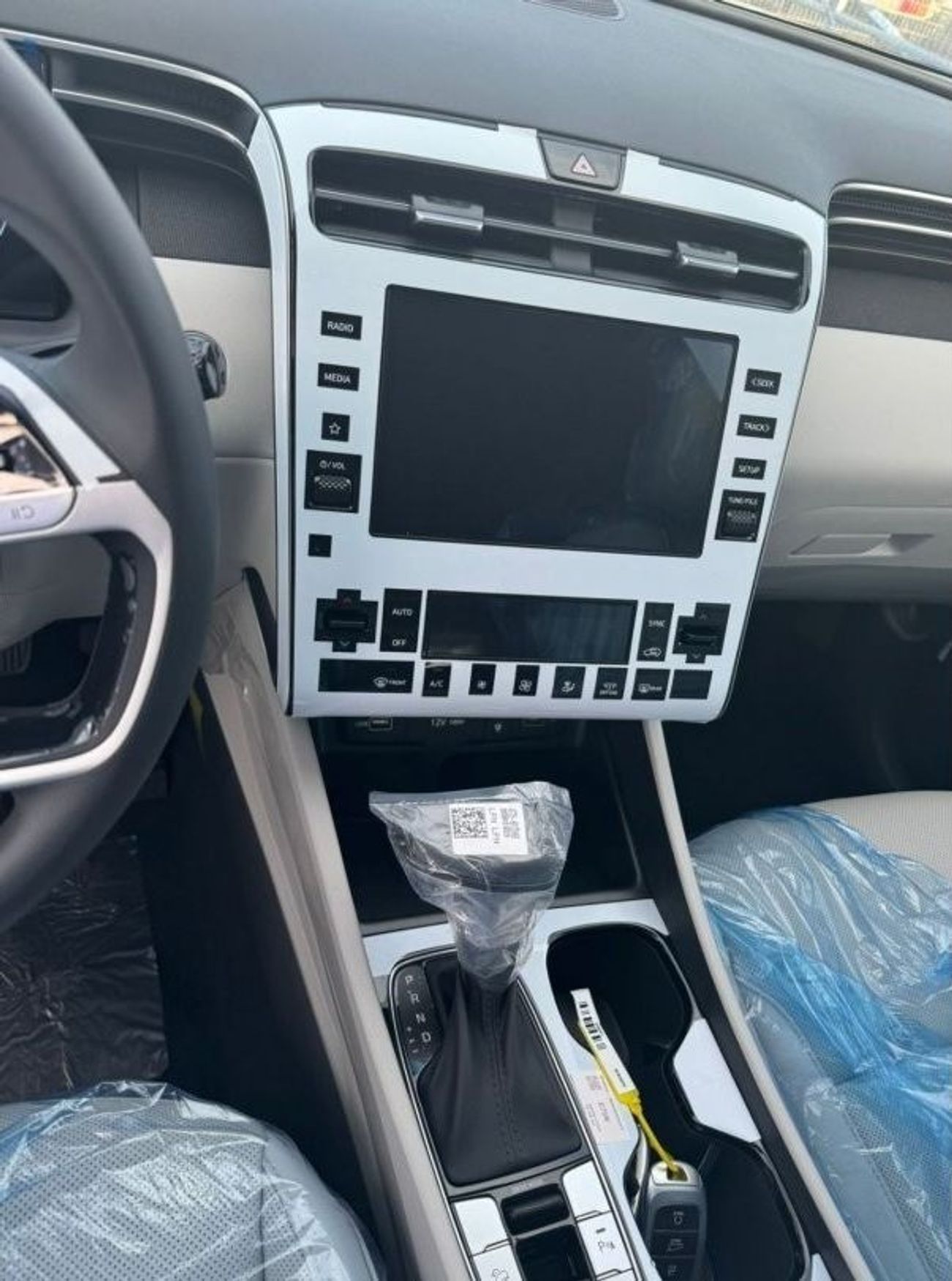 هيونداي توسون 2.0L PETROL FULL OPTION 2024